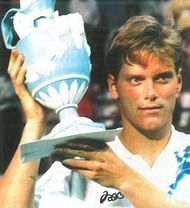 Thomas Enqvist celebrates his 3rd Masters 1000 title at 2000 Cincinnati